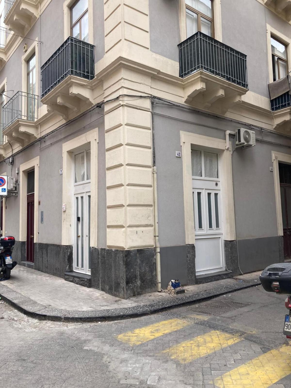 Casa Vacanze Eleonor Catania Bagian luar foto